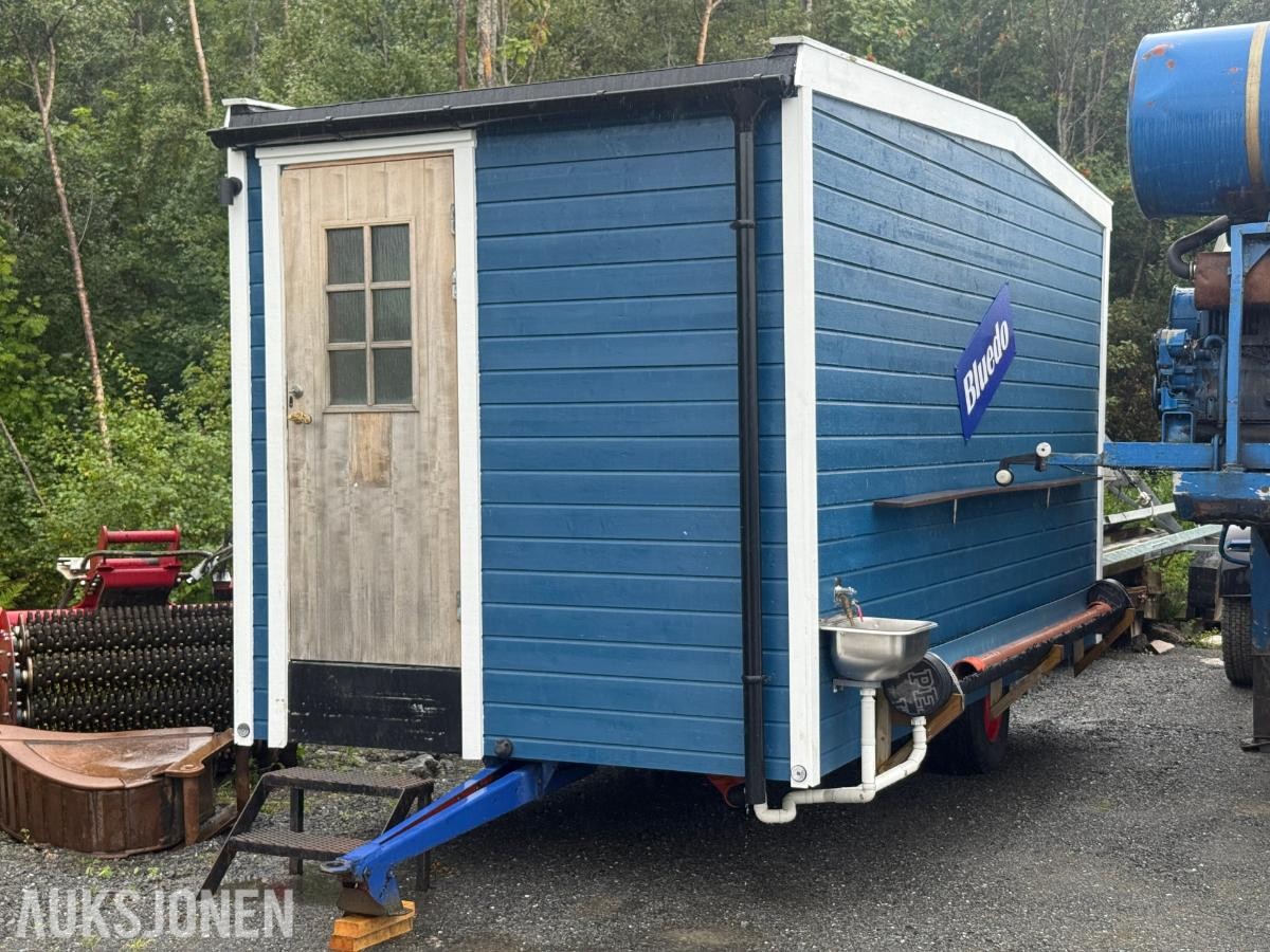 Mobil sanitærvogn med WC, dusj og varmtvann